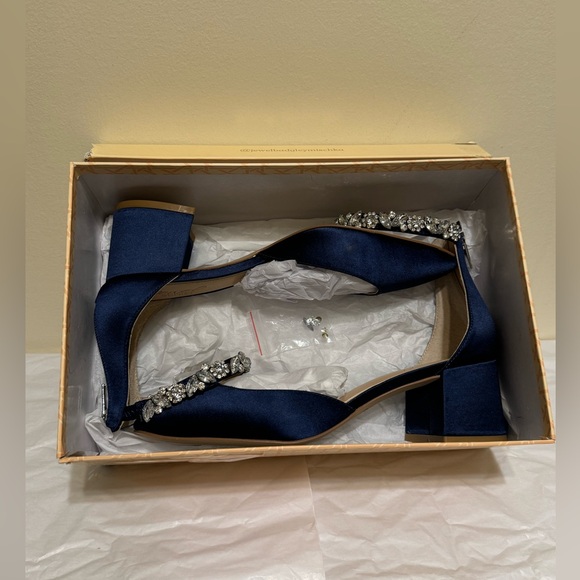 Jewel Badgley Mischka 
Cathleen Block Heel Evening Pumps - Picture 4 of 4